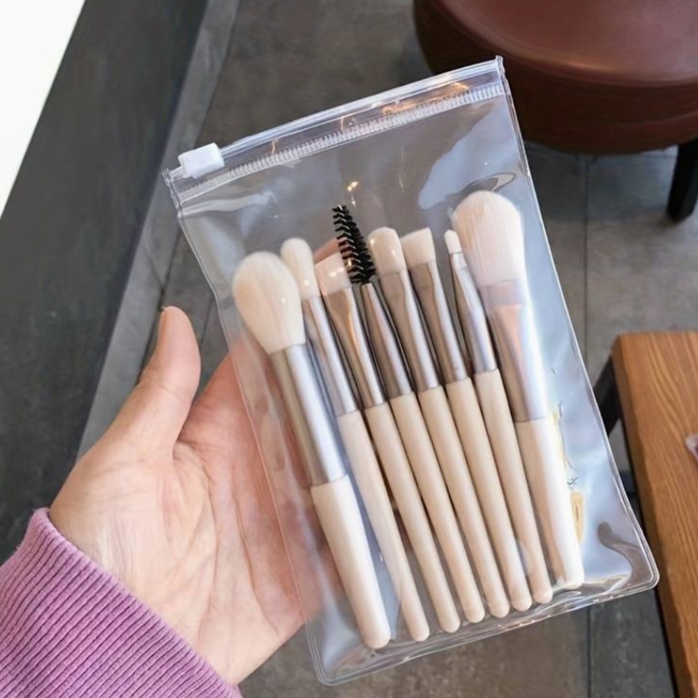 Makeup brushes (8 Kit ) NEW never touched - TRAVEL SIZE
